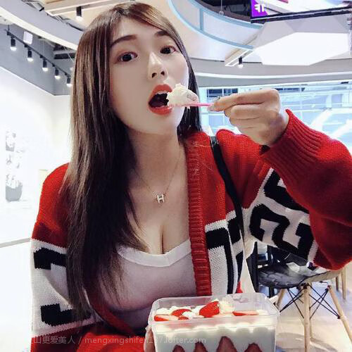 德甲联赛中场创造力提升途径,德甲新球场