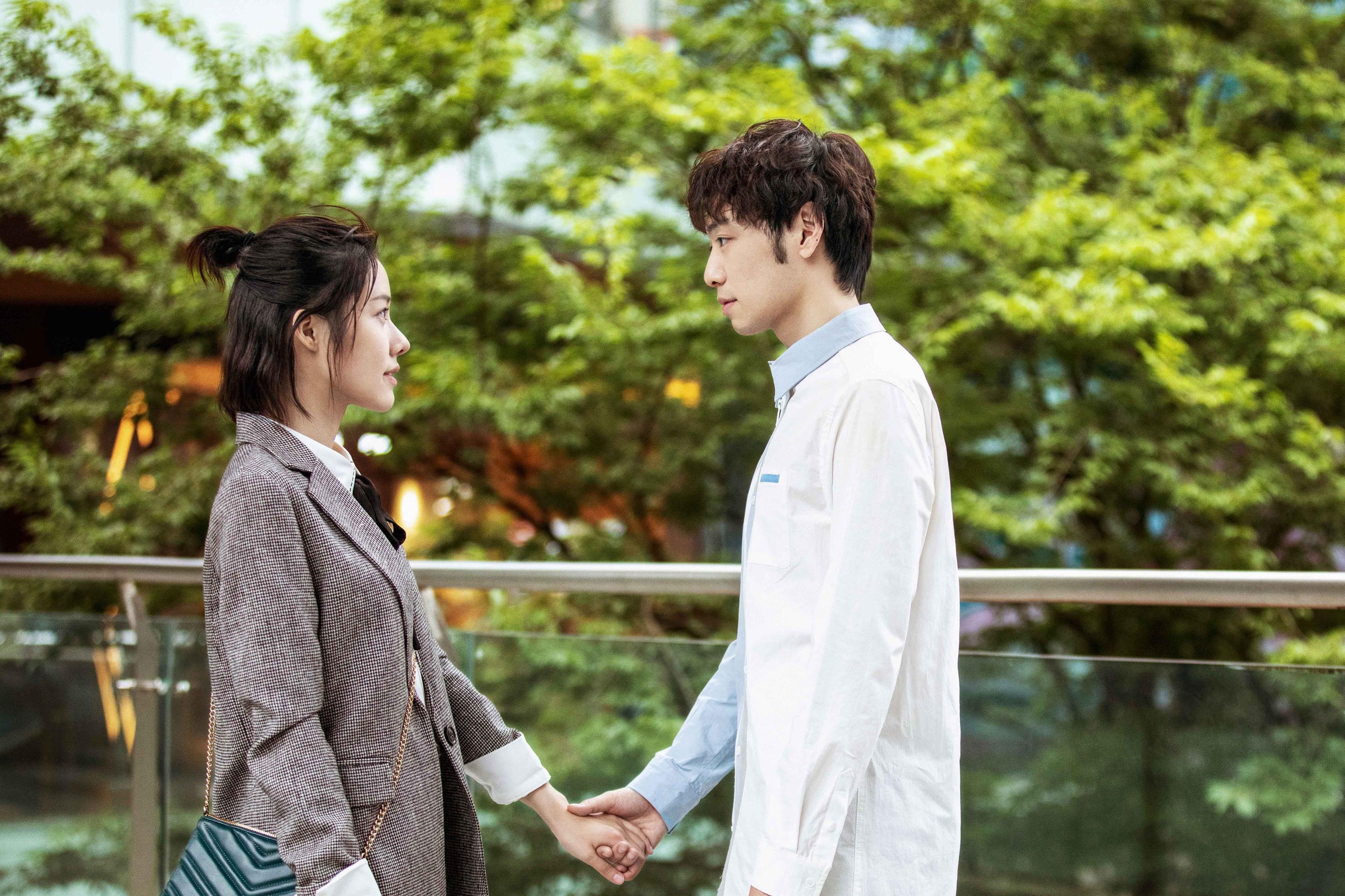 李恩:全黑队中场的主心骨,组织进攻如行云流水,李恩百科