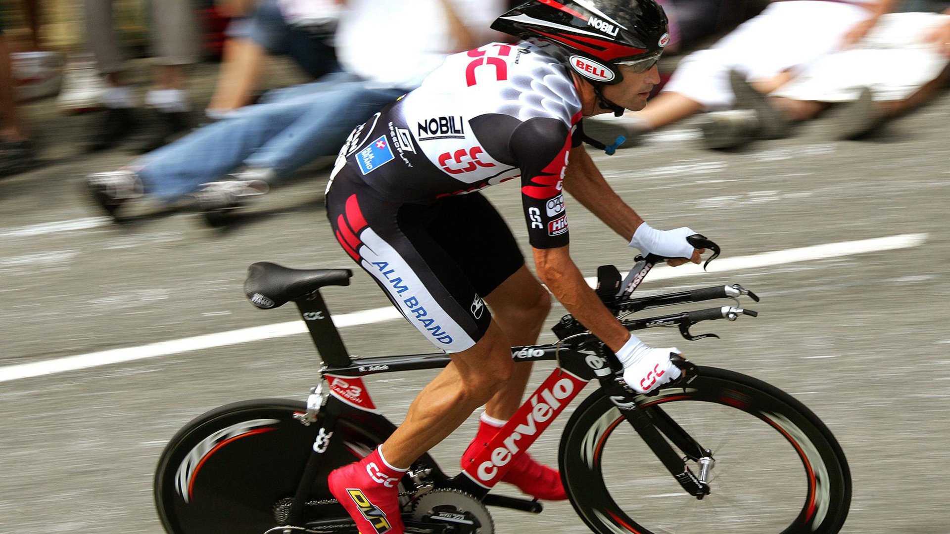 逆境突围:被低估队伍的逆袭故事,逆境突袭剧情介绍