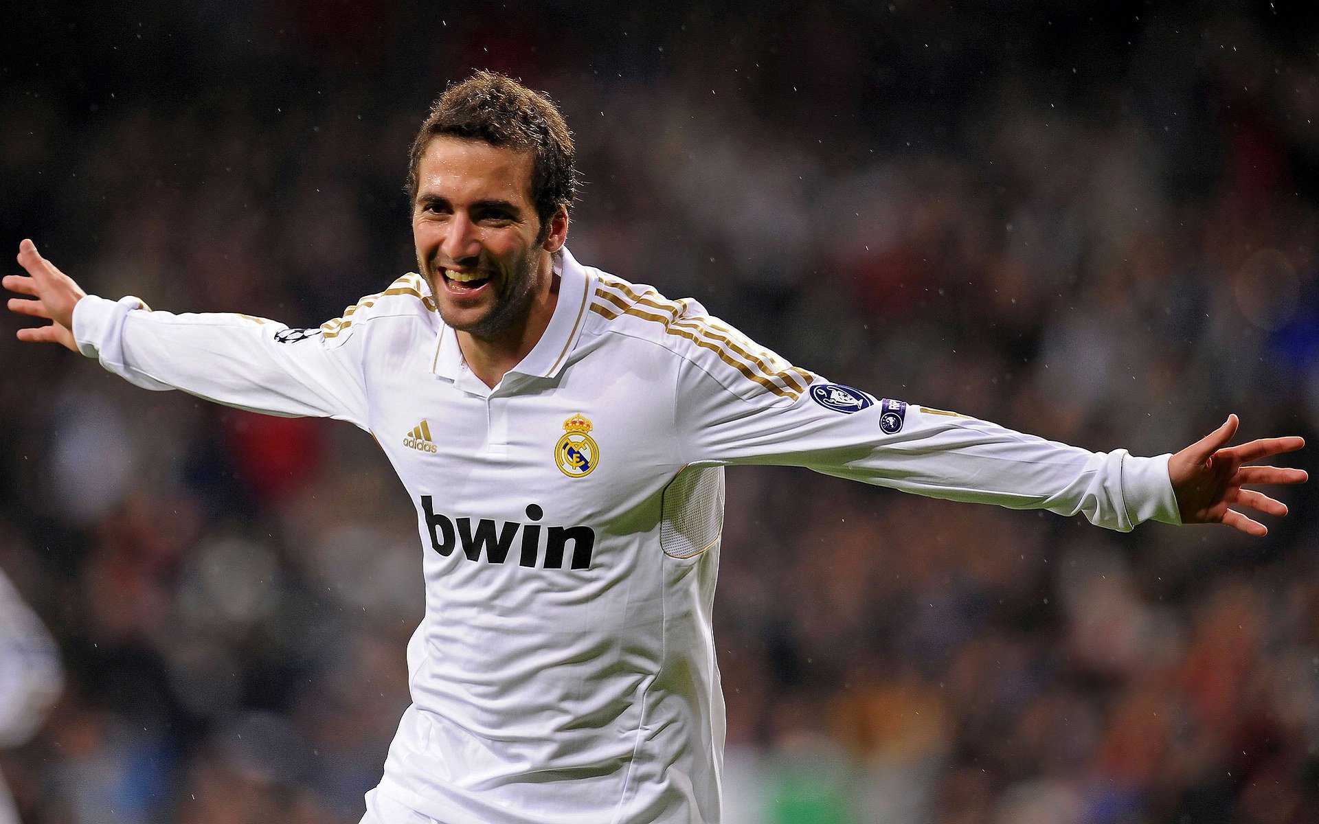 决赛气氛火爆,球迷激情四溢,决赛进球视频